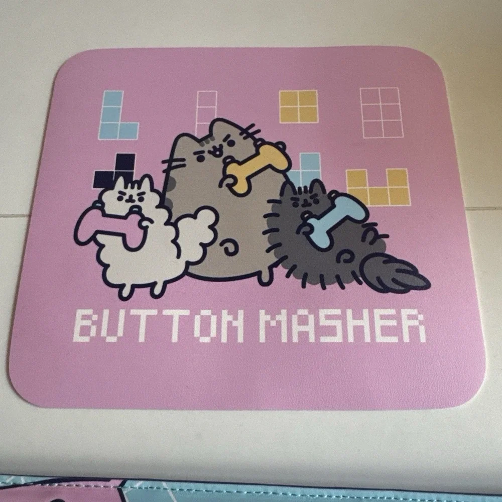 Gamer Pusheen I'm Busy Mouse Pad & Padded Wrist Rest Cat Box Exclusive GUC